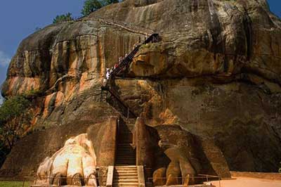 Sigiriya Rock Temple | elephanttoe.com