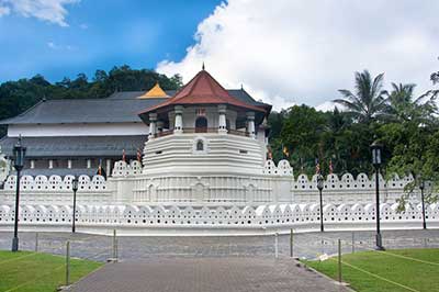 Kandy Relic Temple | elephanttoe.com