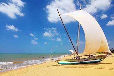 Negombo Beach | elephanttoe.com