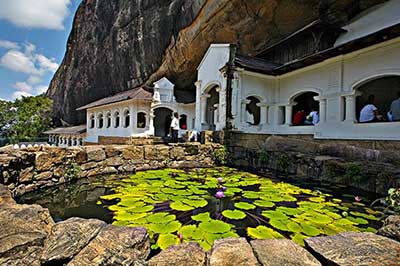 Dambulla Rock Temple | elephanttoe.com