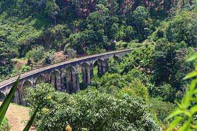 Demodara Nine Arch Bridge | elephanttoe.com