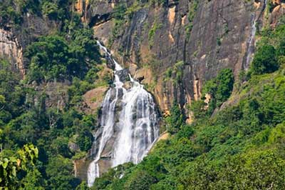 Rawana Fall Sri Lanka | elephanttoe.com