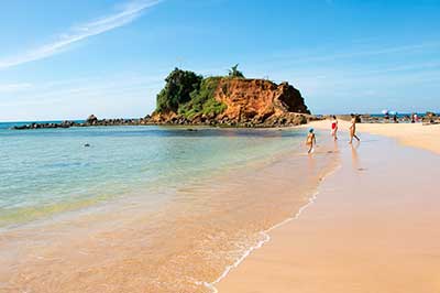 Mirissa Relax On Beach | elephanttoe.com